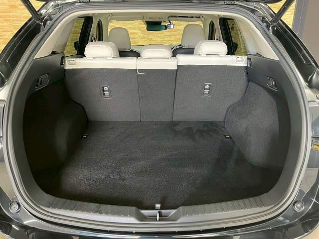 ＣＸ－５ ＸＤ　Ｌパッケージ　４ＷＤ　白革電動シート　ＢＯＳＥサウンド　衝突軽減ブレーキ　レーンキープアシスト　ＢＳＭ　追従クルーズコントロール　シートヒーター　ハンドルヒーター　クリアランスソナー　電動リアゲート　軽油　ＬＥＤ（67枚目）
