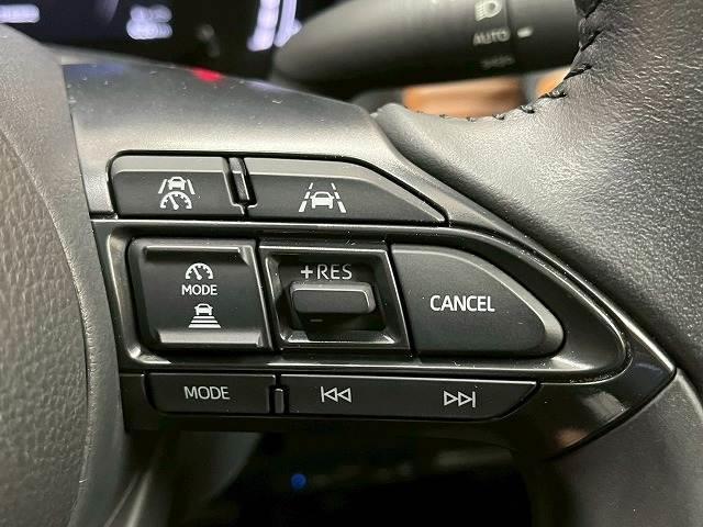 シエンタ Ｚ　両側電動スライドドア　純正１０．５インチナビ　フルセグ視聴　衝突軽減ブレーキ　ＢＳＭ　レーダークルーズコントロール　パノラミックビューモニター　パーキングアシスト　シートヒーター　オートハイビーム（7枚目）