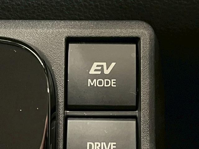 シエンタ Ｚ　両側電動スライドドア　純正１０．５インチナビ　フルセグ視聴　衝突軽減ブレーキ　ＢＳＭ　レーダークルーズコントロール　パノラミックビューモニター　パーキングアシスト　シートヒーター　オートハイビーム（49枚目）