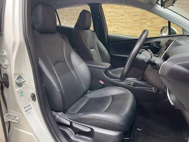 プリウス Ｓツーリングセレクション　エアロ　純正９型ナビ　ブラックレザーシート　シートヒーター　フルセグ地デジＴＶ　バックカメラ　ＥＴＣ　ドライブレコーダー　Ｂｌｕｅｔｏｏｔｈ音楽　フルオートエアコン　ＬＥＤヘッド　ＣＤＤＶＤ再生可能（5枚目）