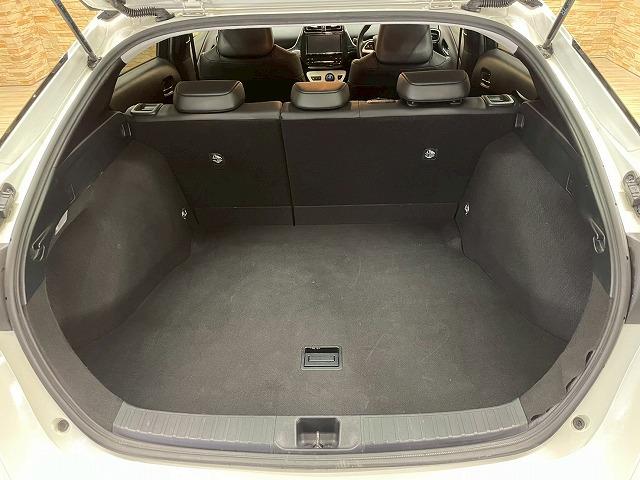 プリウス Ｓツーリングセレクション　エアロ　純正９型ナビ　ブラックレザーシート　シートヒーター　フルセグ地デジＴＶ　バックカメラ　ＥＴＣ　ドライブレコーダー　Ｂｌｕｅｔｏｏｔｈ音楽　フルオートエアコン　ＬＥＤヘッド　ＣＤＤＶＤ再生可能（41枚目）