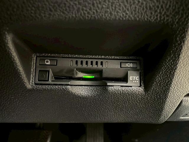 プリウス Ｓツーリングセレクション　エアロ　純正９型ナビ　ブラックレザーシート　シートヒーター　フルセグ地デジＴＶ　バックカメラ　ＥＴＣ　ドライブレコーダー　Ｂｌｕｅｔｏｏｔｈ音楽　フルオートエアコン　ＬＥＤヘッド　ＣＤＤＶＤ再生可能（51枚目）