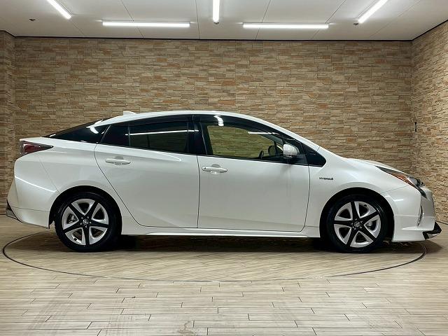 プリウス Ｓツーリングセレクション　エアロ　純正９型ナビ　ブラックレザーシート　シートヒーター　フルセグ地デジＴＶ　バックカメラ　ＥＴＣ　ドライブレコーダー　Ｂｌｕｅｔｏｏｔｈ音楽　フルオートエアコン　ＬＥＤヘッド　ＣＤＤＶＤ再生可能（71枚目）