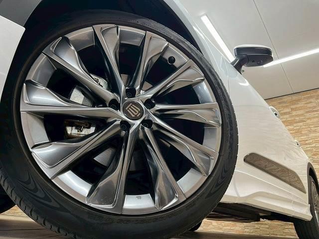 クラウンクロスオーバー Gアドバンスド・レザーパッケージ モデリスタエアロ メーカーナビ 全方位カメラ フルセグTV 追従クルコン シートエアコン BSM レザーシート  電動トランクゲート パワーシート LED オートハイビーム デジタルインナーミラー(19枚目)