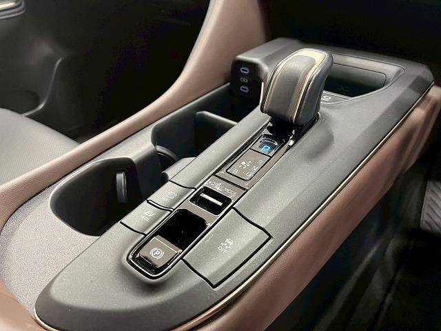 クラウンクロスオーバー Gアドバンスド・レザーパッケージ モデリスタエアロ メーカーナビ 全方位カメラ フルセグTV 追従クルコン シートエアコン BSM レザーシート  電動トランクゲート パワーシート LED オートハイビーム デジタルインナーミラー(24枚目)