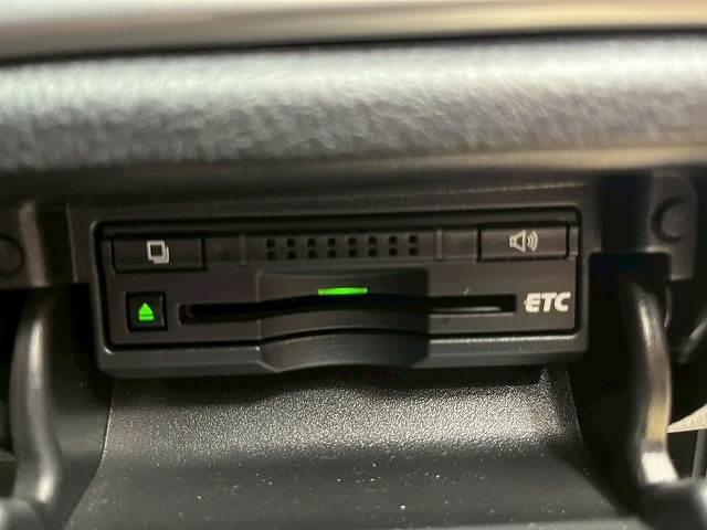 クラウンハイブリッド アスリートＳ　ブラックスタイル　特別仕様　追従クルコン　プリクラッシュセーフティ　レザーシート　電動シート　ＨＤＤメーカーナビ　バックカメラ　ＥＴＣ　ＨＩＤヘッド　シートエアコン　ステアリングヒーター　ＣＤＤＶＤ再生　　バックカメラ（11枚目）