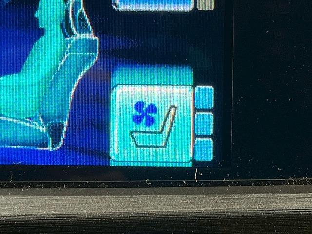 クラウンハイブリッド アスリートＳ　ブラックスタイル　特別仕様　追従クルコン　プリクラッシュセーフティ　レザーシート　電動シート　ＨＤＤメーカーナビ　バックカメラ　ＥＴＣ　ＨＩＤヘッド　シートエアコン　ステアリングヒーター　ＣＤＤＶＤ再生　　バックカメラ（22枚目）