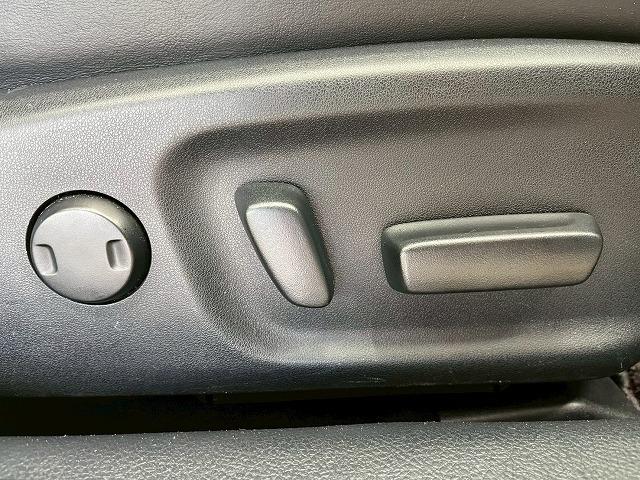 クラウンハイブリッド アスリートＳ　ブラックスタイル　特別仕様　追従クルコン　プリクラッシュセーフティ　レザーシート　電動シート　ＨＤＤメーカーナビ　バックカメラ　ＥＴＣ　ＨＩＤヘッド　シートエアコン　ステアリングヒーター　ＣＤＤＶＤ再生　　バックカメラ（60枚目）