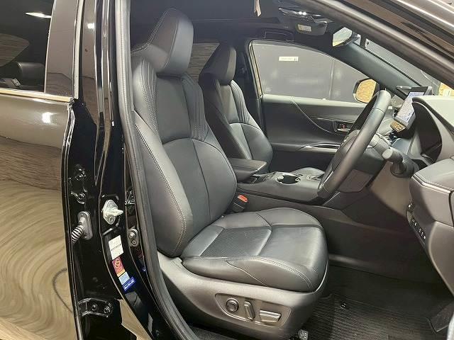 ハリアーハイブリッド Ｚ　“Ｌｅａｔｈｅｒ　Ｐａｃｋａｇｅ”　サンルーフ　シートエアコン　全方位　シートヒーター　ＪＢＬサウンド　スマートキープッシュスタート　デジタルインナーミラー　調光ルーフ　ＢＳＭ　パワーバックドア　メモリー付パワーシート　純正１９インチ（5枚目）