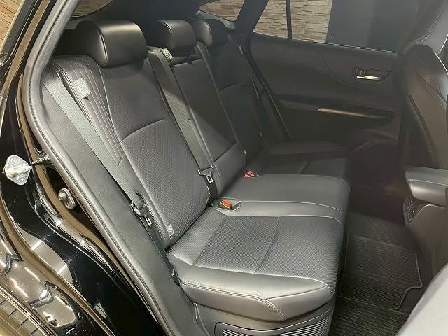 ハリアーハイブリッド Ｚ　“Ｌｅａｔｈｅｒ　Ｐａｃｋａｇｅ”　サンルーフ　シートエアコン　全方位　シートヒーター　ＪＢＬサウンド　スマートキープッシュスタート　デジタルインナーミラー　調光ルーフ　ＢＳＭ　パワーバックドア　メモリー付パワーシート　純正１９インチ（6枚目）