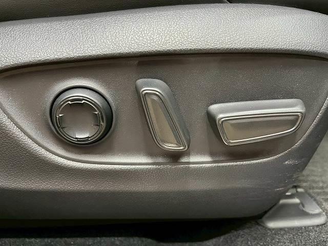 ハリアーハイブリッド Ｚ　“Ｌｅａｔｈｅｒ　Ｐａｃｋａｇｅ”　サンルーフ　シートエアコン　全方位　シートヒーター　ＪＢＬサウンド　スマートキープッシュスタート　デジタルインナーミラー　調光ルーフ　ＢＳＭ　パワーバックドア　メモリー付パワーシート　純正１９インチ（7枚目）