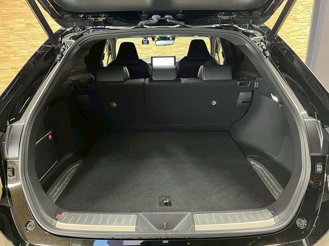 ハリアーハイブリッド Ｚ　“Ｌｅａｔｈｅｒ　Ｐａｃｋａｇｅ”　サンルーフ　シートエアコン　全方位　シートヒーター　ＪＢＬサウンド　スマートキープッシュスタート　デジタルインナーミラー　調光ルーフ　ＢＳＭ　パワーバックドア　メモリー付パワーシート　純正１９インチ（25枚目）