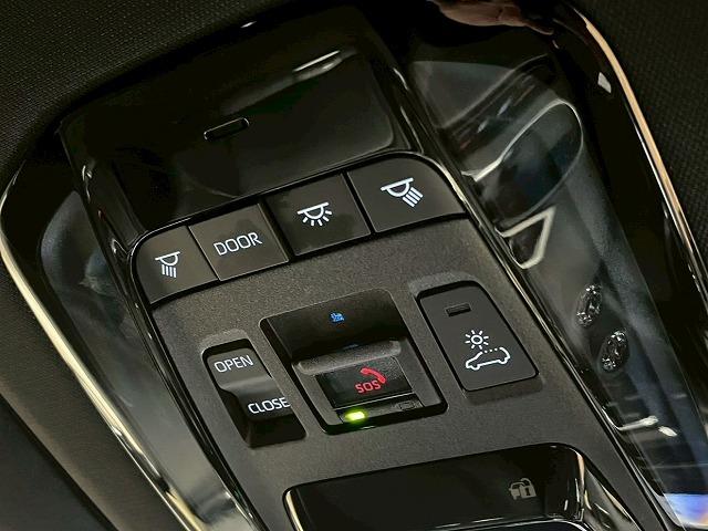 ハリアーハイブリッド Ｚ　“Ｌｅａｔｈｅｒ　Ｐａｃｋａｇｅ”　サンルーフ　シートエアコン　全方位　シートヒーター　ＪＢＬサウンド　スマートキープッシュスタート　デジタルインナーミラー　調光ルーフ　ＢＳＭ　パワーバックドア　メモリー付パワーシート　純正１９インチ（70枚目）