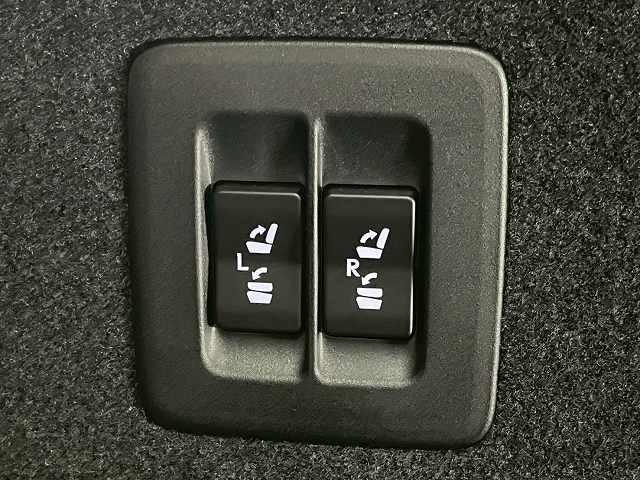 RX RX300 Fスポーツ サンルーフ マークレビンソン フルエアロ 赤革 BSM シートヒーター シートクーラー シートメモリー ドラレコ ステアリングヒーター ヘッドアップディスプレイ 後席電動シート 後席シートヒーター(71枚目)