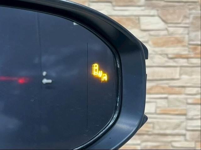 クラウンクロスオーバー Ｇアドバンスド・レザーパッケージ　４ＷＤ　ＢＳＭ　シートエアコン　追従クルコン　アラウンドビューモニター　シートメモリー　ＡＣ１００Ｖ　電動リアゲート　シートヒーター　本革シート　アップルカープレイ　フルセグ　デジタルインナーミラー（10枚目）