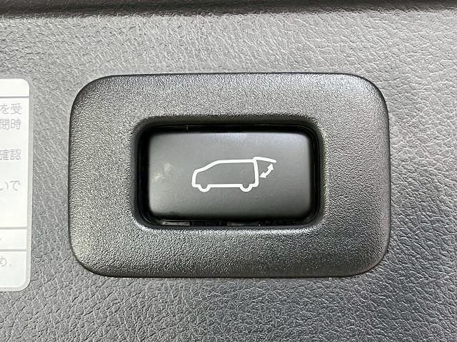アルファード Ｓ“Ｃ　パッケージ”　フリップダウン　両側電動　追従クルコン　レザーシート　純正ナビＴＶ　バックカメラ　シートヒーター　シートベンチレーション　電動リアゲート　ドライブレコーダー　メモリー付パワーシート　ビルトインＥＴＣ（30枚目）
