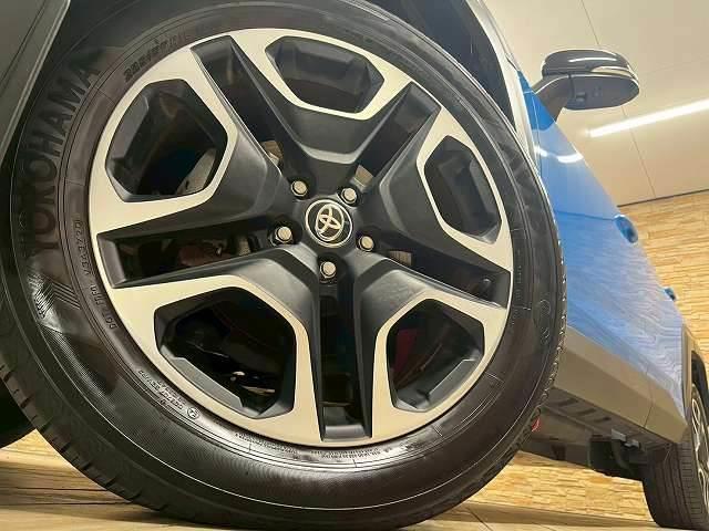 ＲＡＶ４ アドベンチャー　純正ナビＴＶ　全周囲　レザー　ＴＲＤパーツ　デジタルインナーミラー　アダプティブクルーズコントロールシステム　純正ＡＷ　ＢＳＭ　ＥＴＣ　オートハイビーム　アップルカープレイ　サイドエアバック（19枚目）