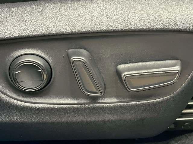 ＲＡＶ４ アドベンチャー　純正ナビＴＶ　全周囲　レザー　ＴＲＤパーツ　デジタルインナーミラー　アダプティブクルーズコントロールシステム　純正ＡＷ　ＢＳＭ　ＥＴＣ　オートハイビーム　アップルカープレイ　サイドエアバック（65枚目）