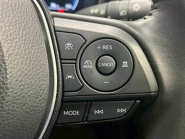 カローラクロス ハイブリッド　Ｚ　純正ナビＴＶ　全周囲　パノラマルーフ　ドラレコ　ＢＳＭ　電動リアゲート　パーキングアシスト　シートヒーター　純正アルミホイール　クリアランスソナー　ＥＴＣ　アダプティブクルーズコントロールシステム（7枚目）