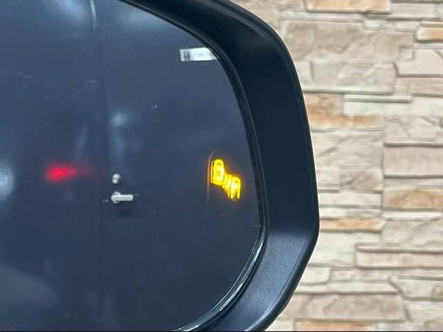 カローラクロス ハイブリッド　Ｚ　純正ナビＴＶ　全周囲　パノラマルーフ　ドラレコ　ＢＳＭ　電動リアゲート　パーキングアシスト　シートヒーター　純正アルミホイール　クリアランスソナー　ＥＴＣ　アダプティブクルーズコントロールシステム（9枚目）