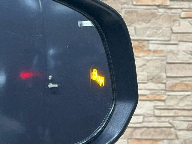 カローラクロス ハイブリッド　Ｚ　純正ナビＴＶ　全周囲　パノラマルーフ　ドラレコ　ＢＳＭ　電動リアゲート　パーキングアシスト　シートヒーター　純正アルミホイール　クリアランスソナー　ＥＴＣ　アダプティブクルーズコントロールシステム（35枚目）