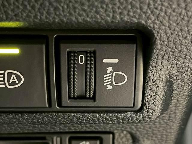 カローラクロス ハイブリッド　Ｚ　純正ナビＴＶ　全周囲　パノラマルーフ　ドラレコ　ＢＳＭ　電動リアゲート　パーキングアシスト　シートヒーター　純正アルミホイール　クリアランスソナー　ＥＴＣ　アダプティブクルーズコントロールシステム（52枚目）