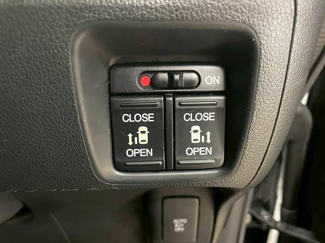 N-BOXカスタム Custom G ターボLパッケージ 8インチナビTV バックカメラ 4WD 両側電動スライドドア クルーズコントロール  オートライト オートエアコン シートヒーター ハーフレザー ドライブレコーダー ビルトインETC スマキープッシュ(8枚目)