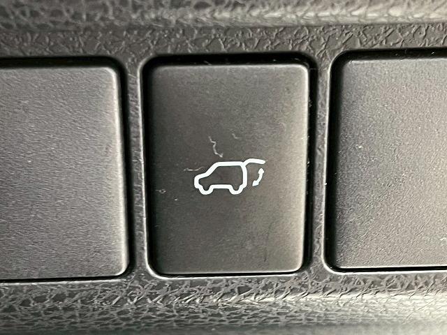 ハリアー プレミアム　メーカーナビ　フルセグＴＶ　バックカメラー　ＪＢＬサウンドシステム　ハーフレザーシート　純正１８インチＡＷ　電動リアゲート　ＥＴＣ　追従クルーズコントロール　ＬＥＤヘッドライト　ＣＤＤＶＤ再生（47枚目）