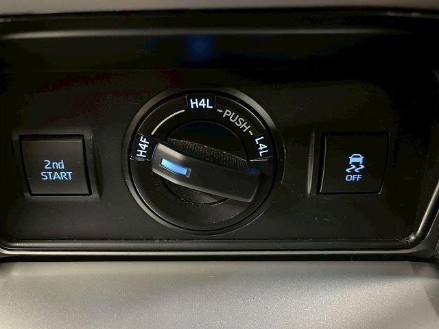 ランドクルーザープラド ＴＸ　リフトアップ　社外１７インチアルミ　オールテレーンタイヤ　　サンルーフ　１１型アルパインフローティングナビ　バックカメラ　後席フリップダウンモニター　７人乗　追従クルーズコントロール　レーンアシスト（28枚目）