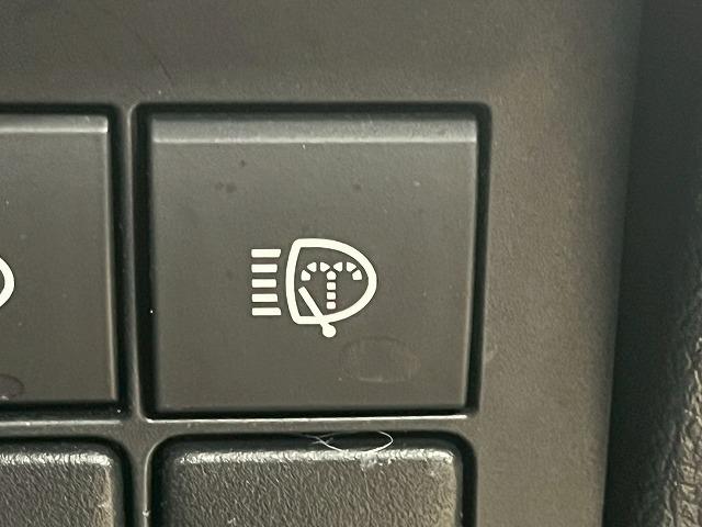 ランドクルーザープラド ＴＸ　リフトアップ　社外１７インチアルミ　オールテレーンタイヤ　　サンルーフ　１１型アルパインフローティングナビ　バックカメラ　後席フリップダウンモニター　７人乗　追従クルーズコントロール　レーンアシスト（52枚目）