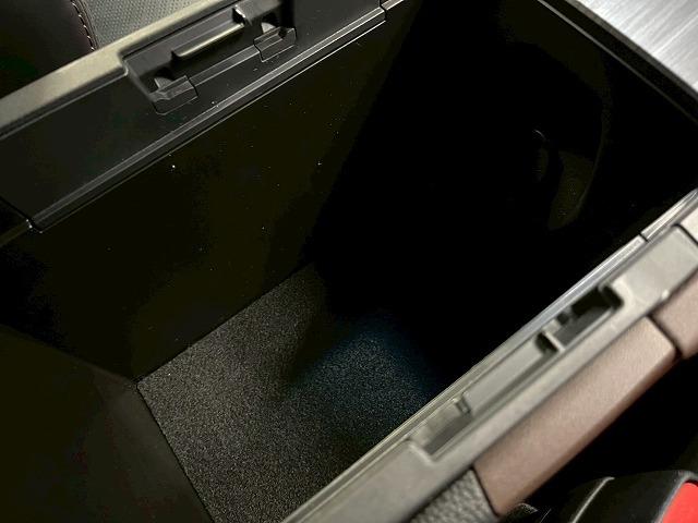 ハリアーハイブリッド Ｚ　レザーパッケージ　メーカーナビＴＶ　モデリスタエアロ　レザー　サンルーフ　ＢＳＭ　シートヒーター　シートクーラー　ステアリングヒーター　ＪＢＬサウンド　デジタルインナーミラー　電動リアゲート　メモリー機能パワーシート（38枚目）