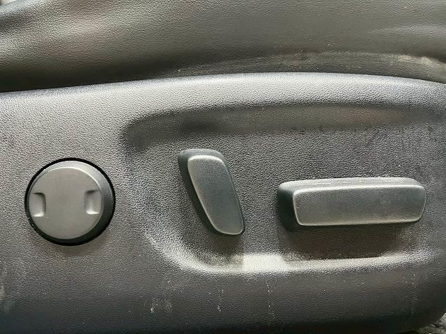 ハリアー エレガンス　４ＷＤ　フルエアロ　９インチナビ　フルセグＴＶ　バックカメラ　ハーフレザーシート　電動シート　ＥＴＣ　ドライブレコーダー　ＬＥＤヘッドランプ　追従クルーズコントロール　レーンアシスト　ＣＤＤＶＤ再生（10枚目）