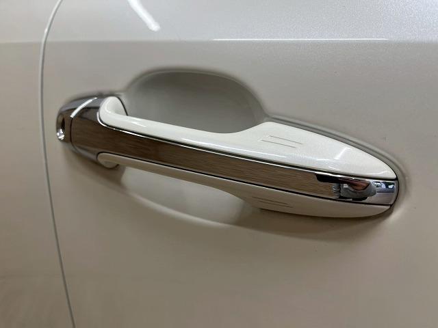 ハリアー エレガンス　４ＷＤ　フルエアロ　９インチナビ　フルセグＴＶ　バックカメラ　ハーフレザーシート　電動シート　ＥＴＣ　ドライブレコーダー　ＬＥＤヘッドランプ　追従クルーズコントロール　レーンアシスト　ＣＤＤＶＤ再生（64枚目）