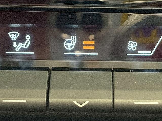 クラウンクロスオーバー Ｇアドバンスド・レザーパッケージ　メーカーナビＴＶ　全周囲　ＢＳＭ　レザー　シートヒーター　シートクーラー　シートメモリー　アダプティブクルーズコントロールシステム　ＡＣ１００Ｖ　純正ＡＷ　デジタルインナーミラー　電動リアゲート（28枚目）