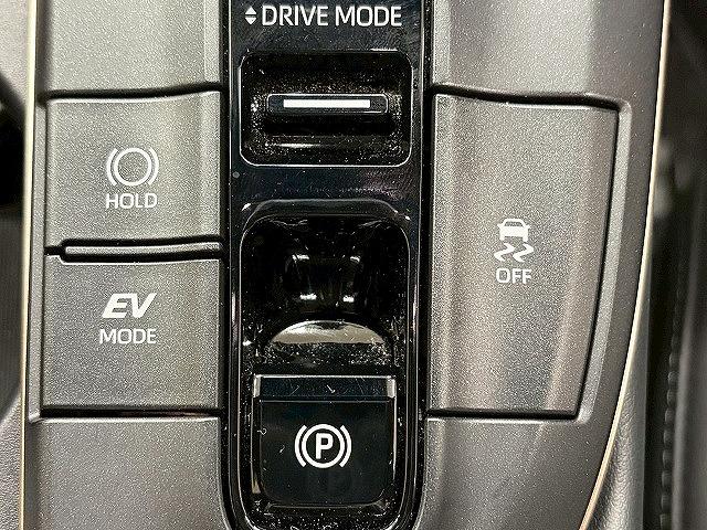 クラウンクロスオーバー Ｇアドバンスド・レザーパッケージ　メーカーナビＴＶ　全周囲　ＢＳＭ　レザー　シートヒーター　シートクーラー　シートメモリー　アダプティブクルーズコントロールシステム　ＡＣ１００Ｖ　純正ＡＷ　デジタルインナーミラー　電動リアゲート（39枚目）