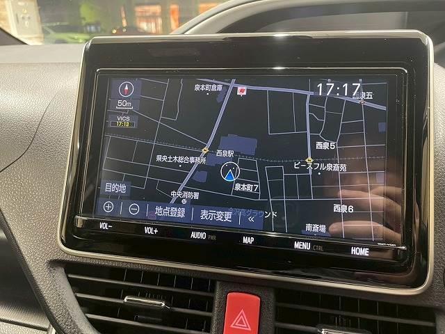 ヴォクシー ＺＳ　煌ＩＩ　４ＷＤ　両側電動スライド　クルコン　ＥＴＣ　純正９インチナビＴＶ　バックカメラ　ドライブレコーダー　オートエアコン　Ｂｌｕｅｔｏｏｔｈ　ＥＴＣ　セーフティセンス　クルコン　純正１６ｉｎＡＷ（3枚目）