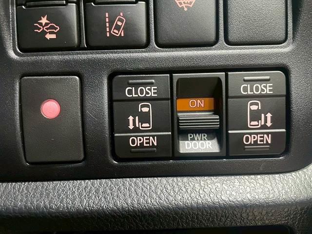 ヴォクシー ＺＳ　煌ＩＩ　４ＷＤ　両側電動スライド　クルコン　ＥＴＣ　純正９インチナビＴＶ　バックカメラ　ドライブレコーダー　オートエアコン　Ｂｌｕｅｔｏｏｔｈ　ＥＴＣ　セーフティセンス　クルコン　純正１６ｉｎＡＷ（9枚目）