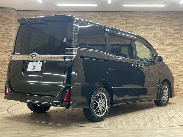 ヴォクシー ＺＳ　煌ＩＩ　４ＷＤ　両側電動スライド　クルコン　ＥＴＣ　純正９インチナビＴＶ　バックカメラ　ドライブレコーダー　オートエアコン　Ｂｌｕｅｔｏｏｔｈ　ＥＴＣ　セーフティセンス　クルコン　純正１６ｉｎＡＷ（42枚目）