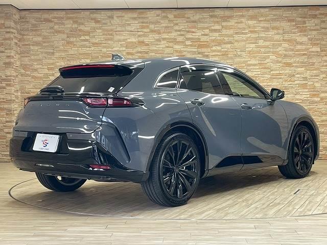 クラウンスポーツ ＳＰＯＲＴ　Ｚ　（ＨＥＶ）　純正ナビＴＶ１２．３型　レザーシート　ＢＳＭ　全周囲カメラ　シートヒーター　シートベンチレーション　メモリー付パワーシート　レーダークルコン　電動リアゲート　純正２１インチアルミ　電動リアゲート（16枚目）