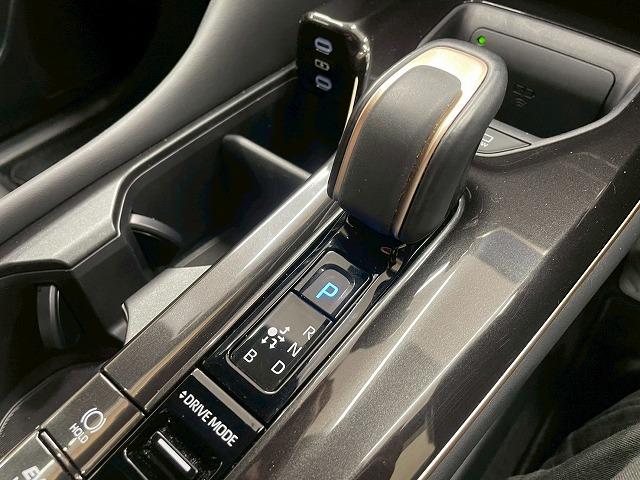 クラウンスポーツ ＳＰＯＲＴ　Ｚ　（ＨＥＶ）　純正ナビＴＶ１２．３型　レザーシート　ＢＳＭ　全周囲カメラ　シートヒーター　シートベンチレーション　メモリー付パワーシート　レーダークルコン　電動リアゲート　純正２１インチアルミ　電動リアゲート（22枚目）