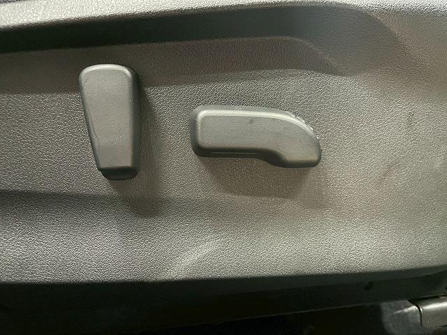 フォレスター プレミアム　純正８インチナビＴＶ　バックカメラ　ＢＳＭ　ＥＴＣ　アイサイト　シートヒーター　デジタルインナーミラー　電動リアゲート　ＬＥＤヘッド　社外１８インチアルミ　スマートキープッシュスタート　ハーフレザー（55枚目）