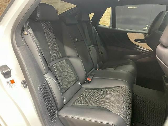 ＬＳ ＬＳ５００ｈ　Ｆスポーツ　サンルーフ　１２．３型メーカーナビ　マクレビ　電動リアゲート　シートヒーター　シートクーラー　ＨＵＤ　アラウンドビューモニター　ドラレコ　デジタルインナーミラー　３眼ＬＥＤ　ステアリングヒーター（6枚目）