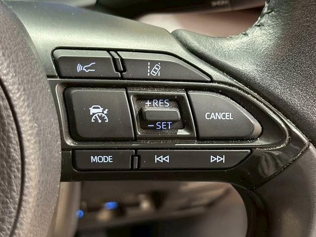 ヤリスクロス ハイブリッドZ 純正ディスプレイオーディオ パノラミックビューモニター ブラインドスポットモニター 電動リアゲート シートヒーター 追従クルーズコントロール ヘッドアップディスプレイ ドライブレコーダー ETC2.0(8枚目)