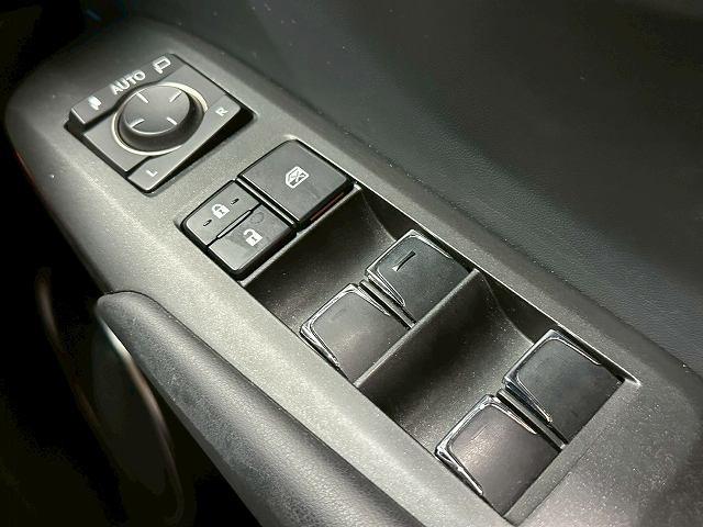 NX NX300h Fスポーツ サンルーフ 全周囲 レーダークルーズコントロール シートヒーター ベンチレーション ステアリングヒーター ブラインドスポットモニター メモリー付きパワーシート ドライブレコーダー付き 電動リアゲート(51枚目)