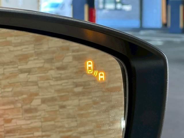 【ブラインドスポットモニター（ＢＳＭ）】車線変更時に車両後方から来る車両を検知し安全をサポートする装置です。