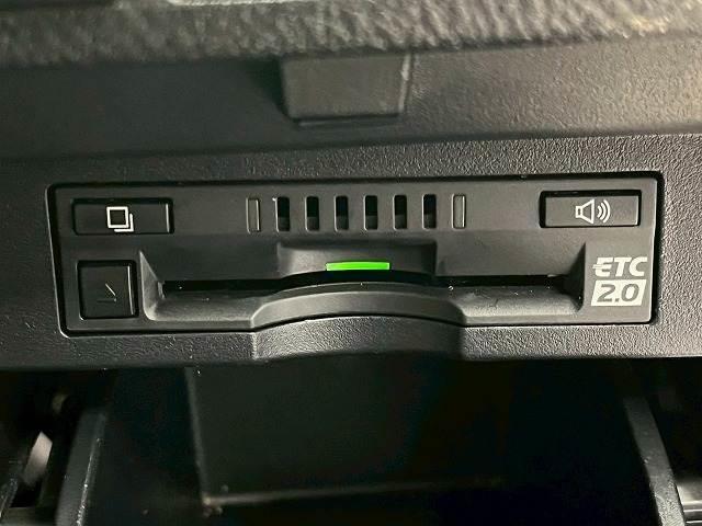 アルファードハイブリッド Ｘ　４ＷＤ　フリップダウンモニタ　追従クルコン　両側電動スライドドア　ＥＴＣ　オットマン　ＨＤＭＩ　ドラレコ　デジタルインナーミラー　ブラインドスポットモニター　パワステ　ＬＥＤヘッドライト（12枚目）