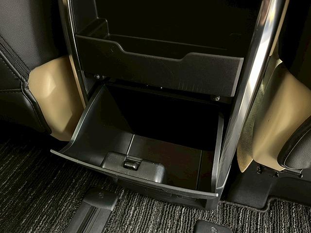 アルファードハイブリッド Ｘ　４ＷＤ　フリップダウンモニタ　追従クルコン　両側電動スライドドア　ＥＴＣ　オットマン　ＨＤＭＩ　ドラレコ　デジタルインナーミラー　ブラインドスポットモニター　パワステ　ＬＥＤヘッドライト（70枚目）