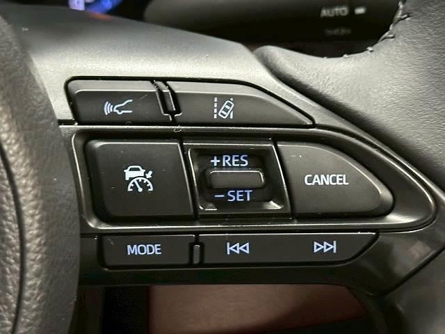 ヤリスクロス ハイブリッドZ モデリスタエアロ メーカーナビ 全周囲モニター BSM 追従クルーズコントロール シートヒーター 電動シート ドライブレコーダー ETC オートハイビーム LEDヘッドライト スマートキー(9枚目)