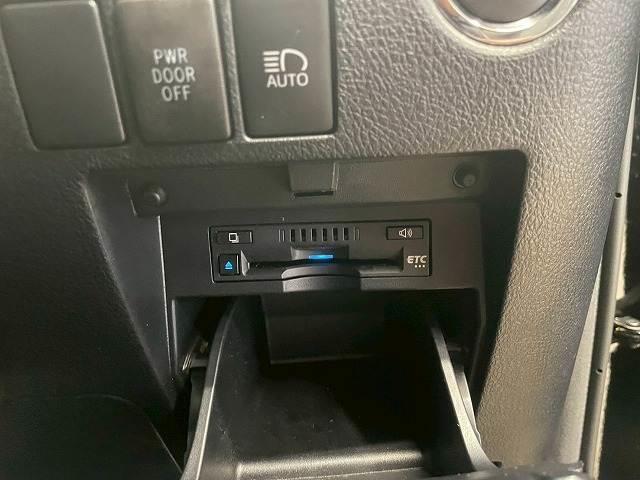 ヴェルファイア ２．５Ｚ　ゴールデンアイズ　メーカーナビ　後席フリップダウンモニター　ブラインドスポットモニター　サンルーフ　スマートキープッシュ　デジタルインナーミラー　ＣＤ、ＤＶＤ　両側電動スライド　レーダークルコン　セーフティセンス（12枚目）