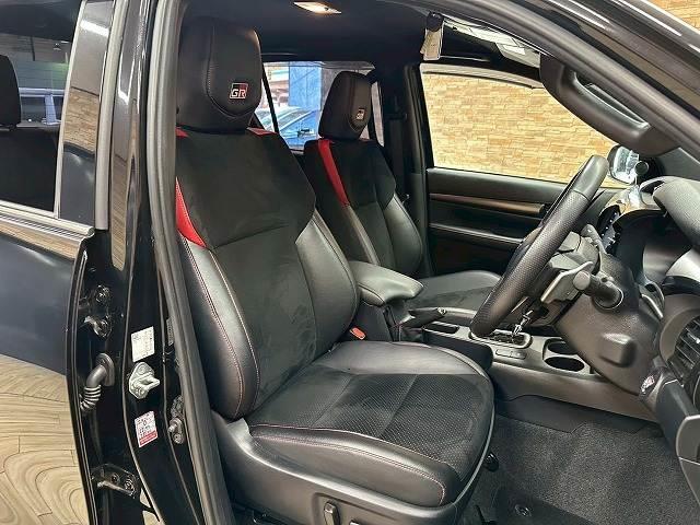 各ブランドのシートカバー取り扱っております、自慢の愛車をアレンジしましょう☆